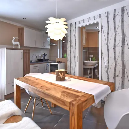 Forest-fringed Comfort Dom wakacyjny *