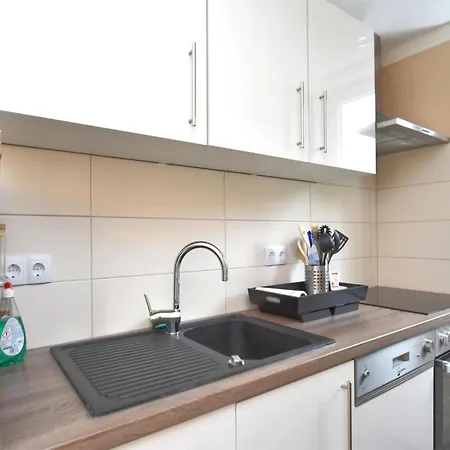 Forest-fringed Comfort Dom wakacyjny