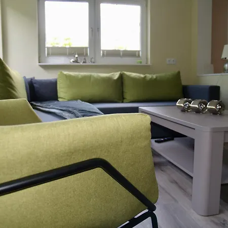 Forest-fringed Comfort بيت للعطل *