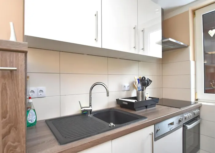 Forest-fringed Comfort بيت للعطل