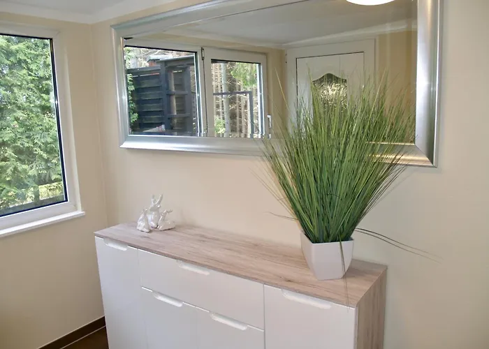 بيت للعطل Forest-fringed Comfort *